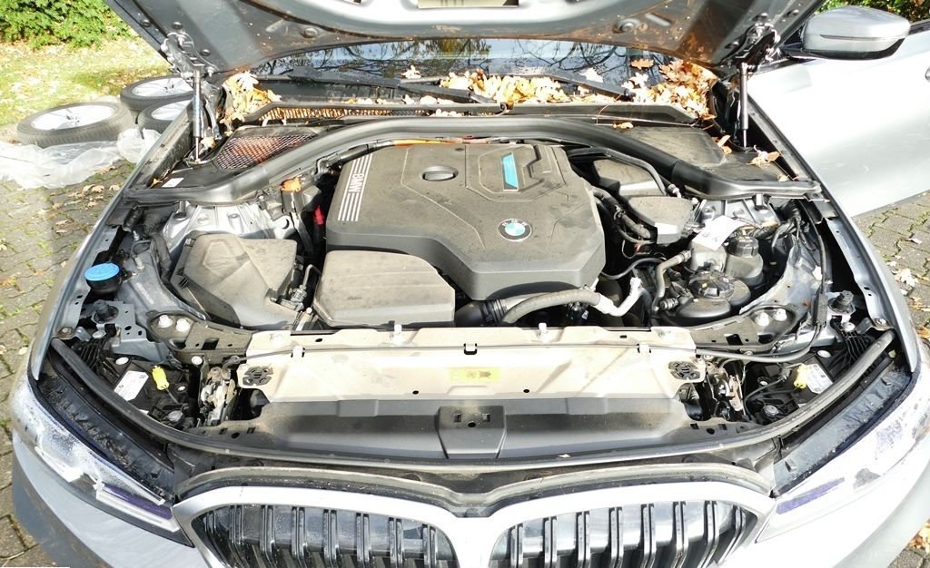 BMW 320e 2022 12