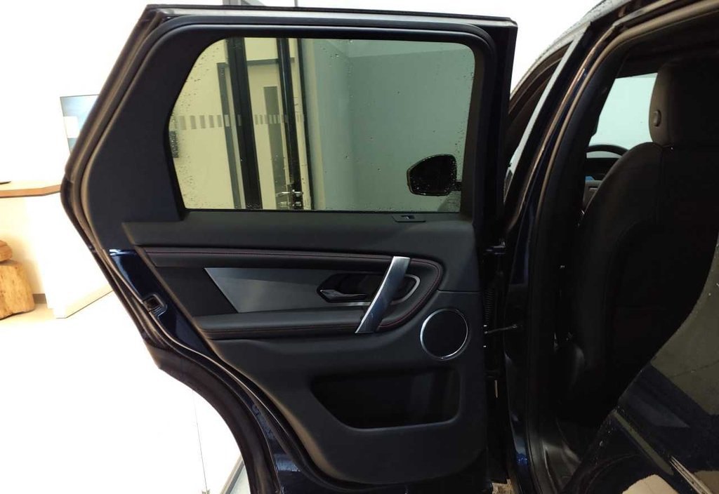 Land Rover Discovery 2023 9