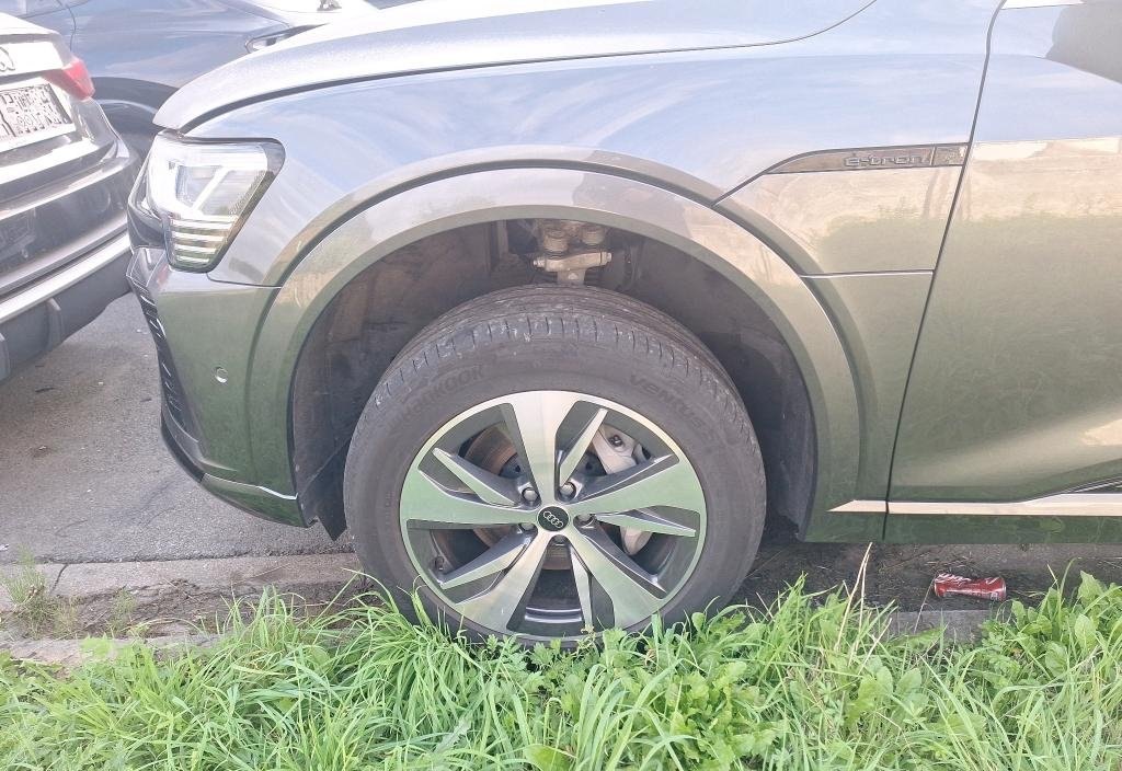 Audi Q8 2024 5