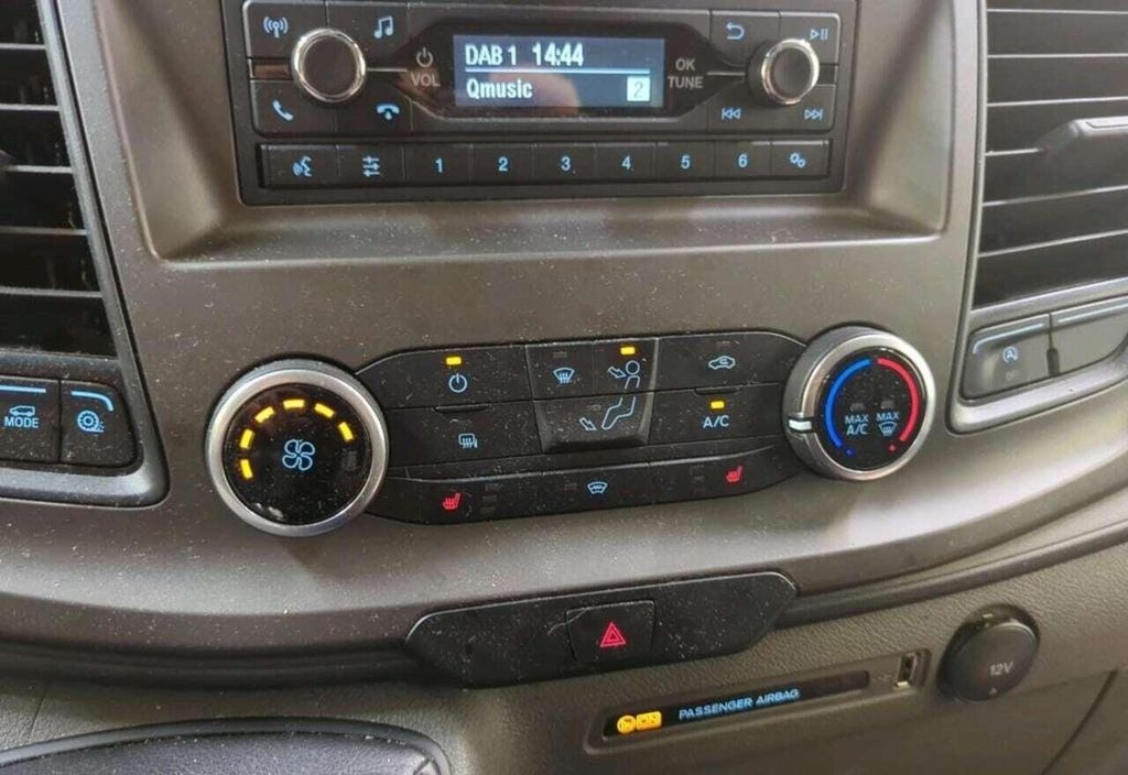 Ford Transit 2022 9