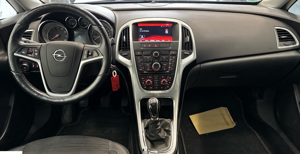 Opel Astra 2014 8