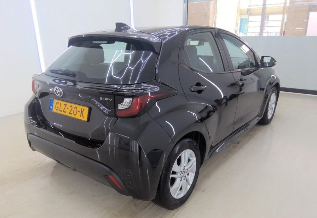 Toyota Yaris 2024 4