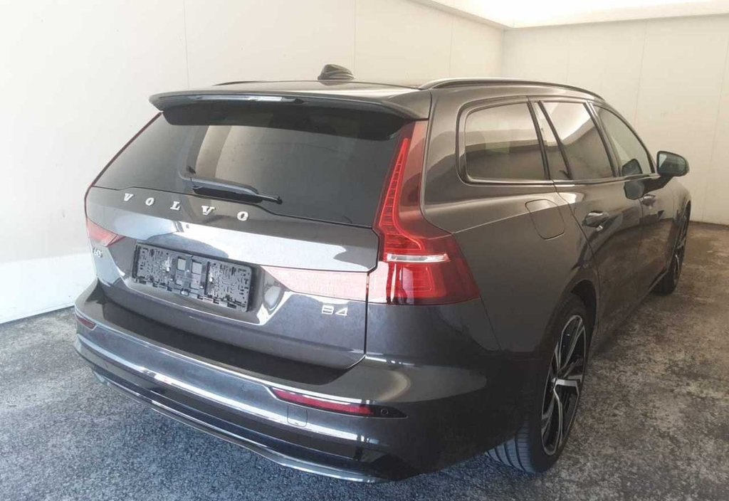 Volvo V60 2024 4