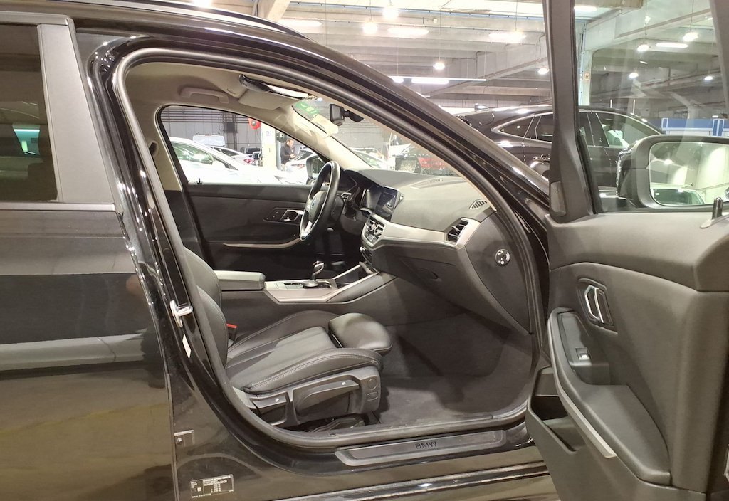 BMW 320e 2021 8