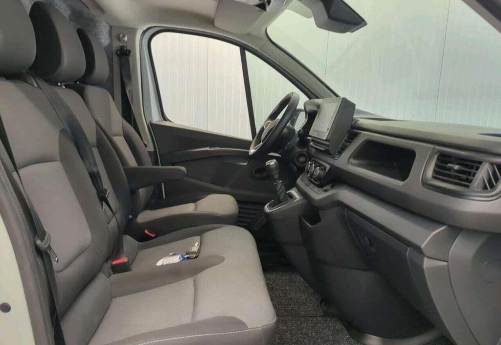 Renault Trafic 2024 7