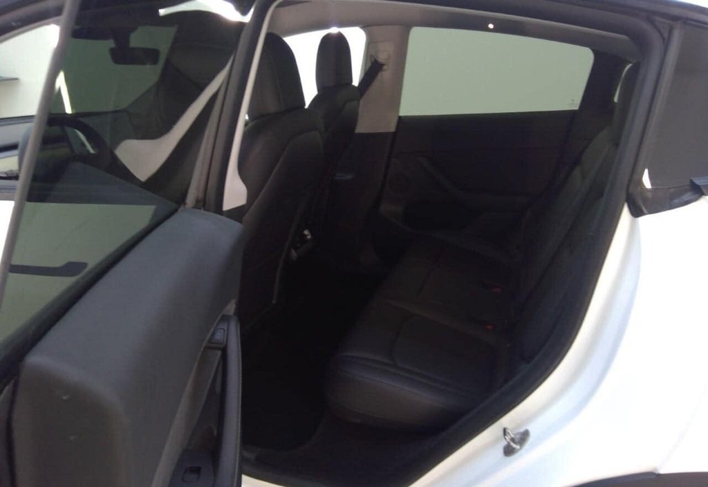 Tesla Model Y 2021 8