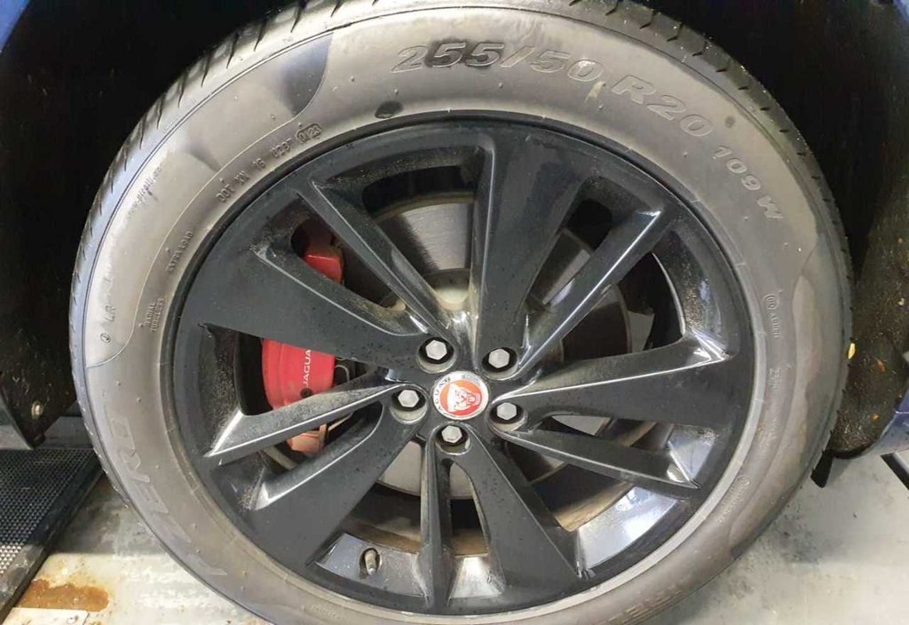 Jaguar F-PACE 2023 12