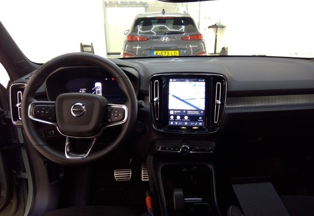Volvo XC40 2021 8