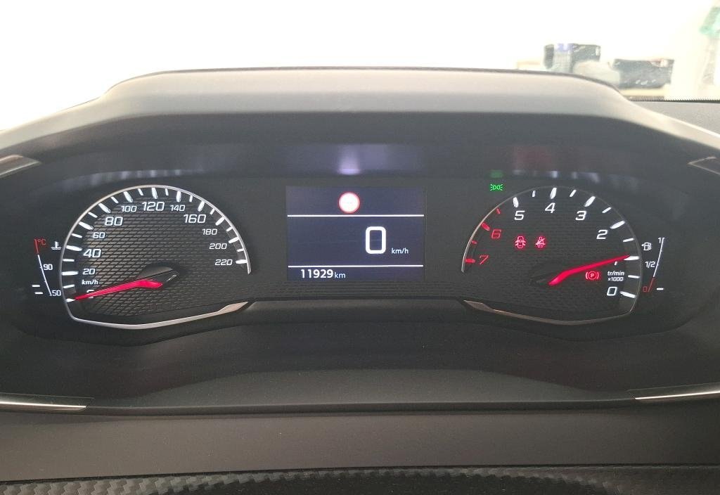 Peugeot 208 2023 6