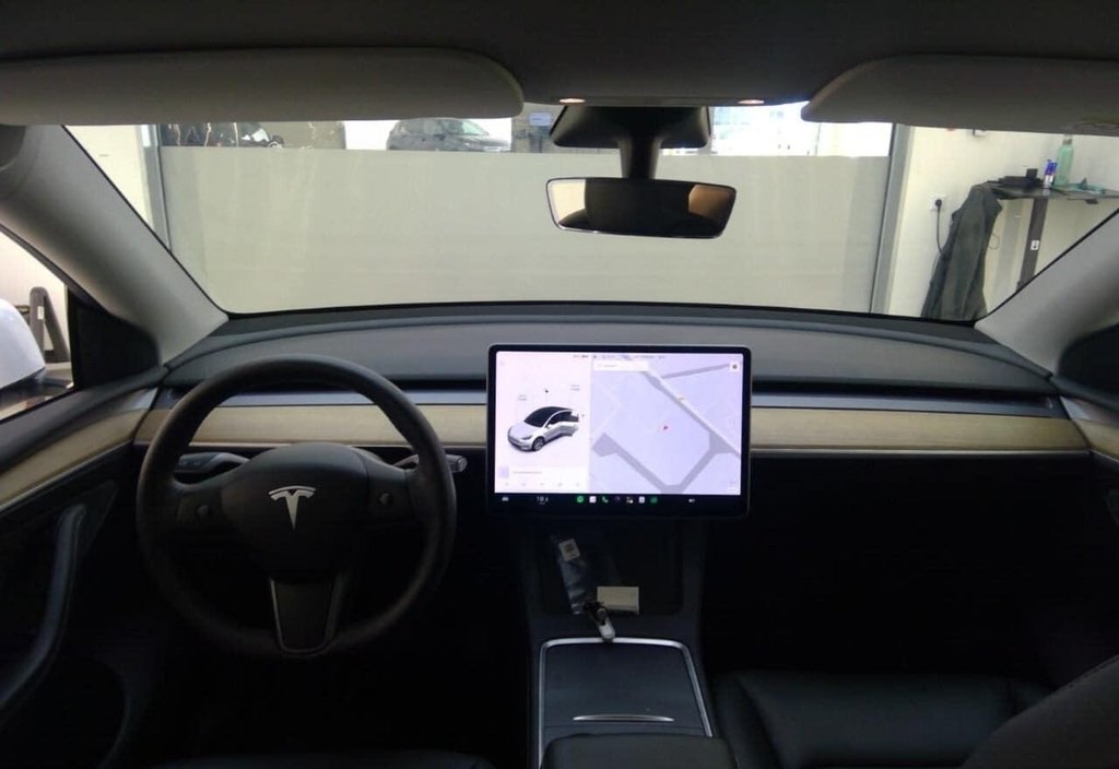 Tesla Model Y 2021 2