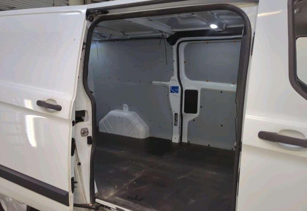 Ford Transit 2022 8