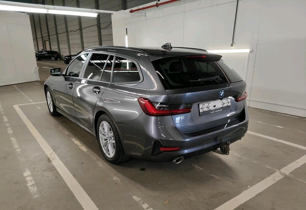 BMW 320e 2022 3