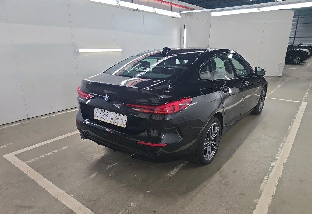 BMW 218 2022 4