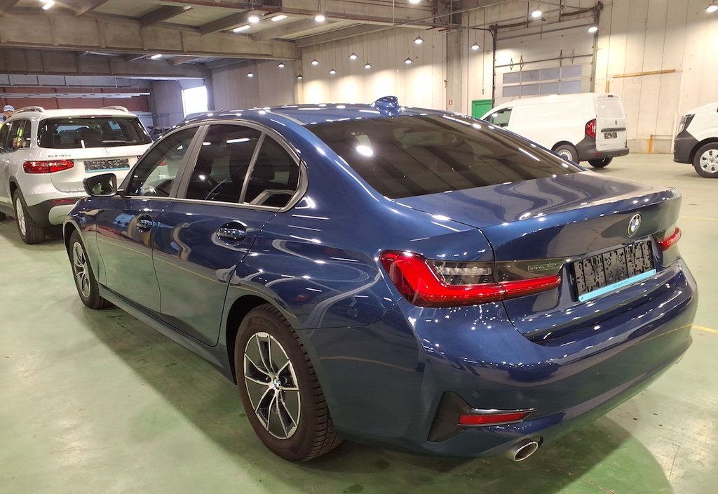 BMW 318d 2021 3