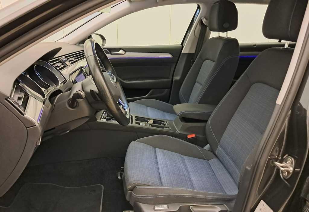 Volkswagen Passat 2022 12