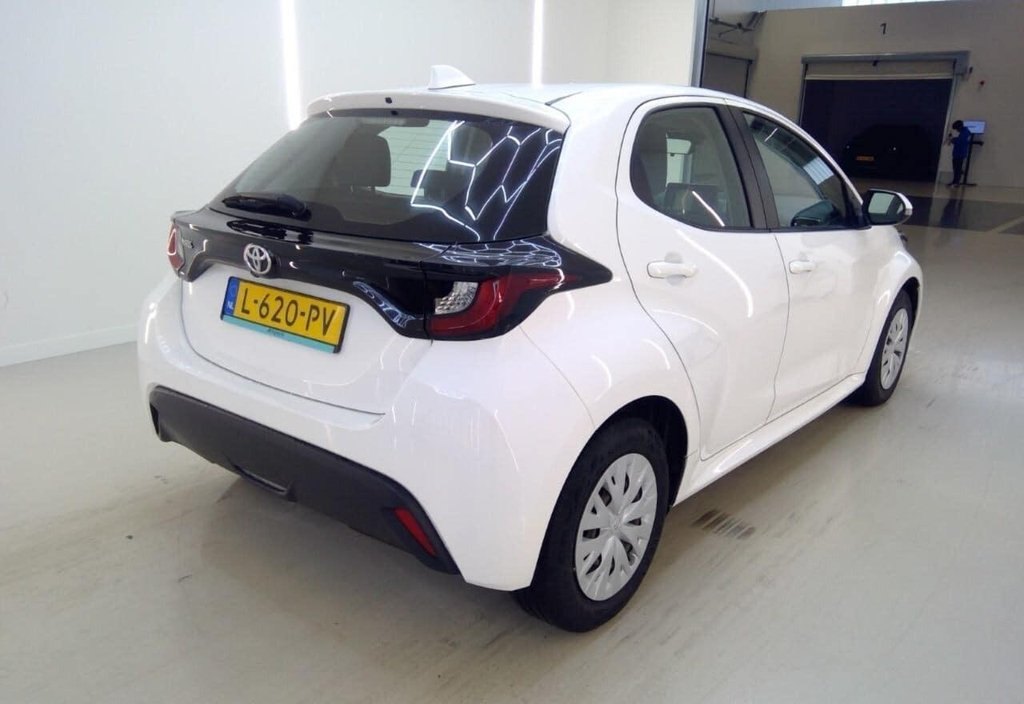 Toyota Yaris 2021 4