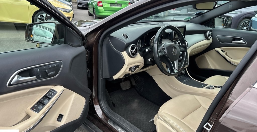 Mercedes-Benz GLA-Klasse 2015 10