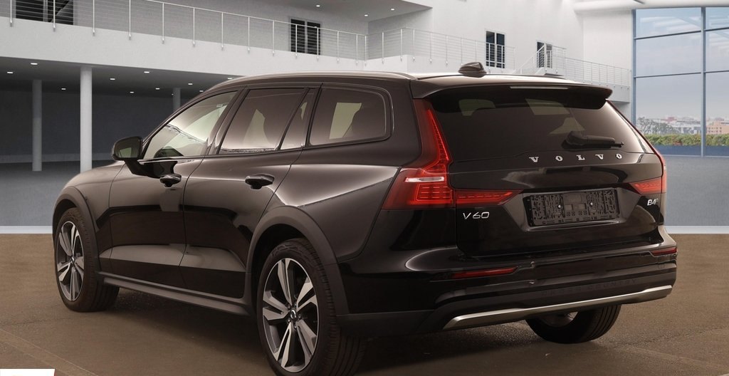 Volvo V60 2024 4