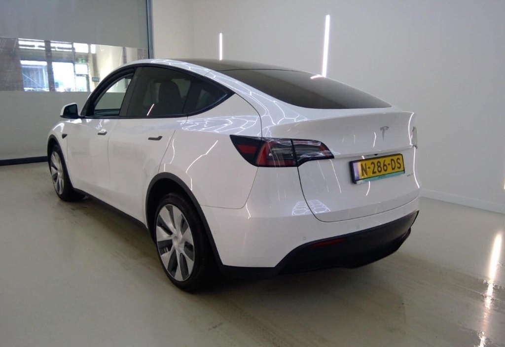 Tesla Model Y 2021 6