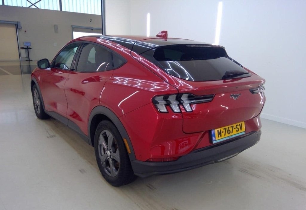 Ford Mustang 2021 4
