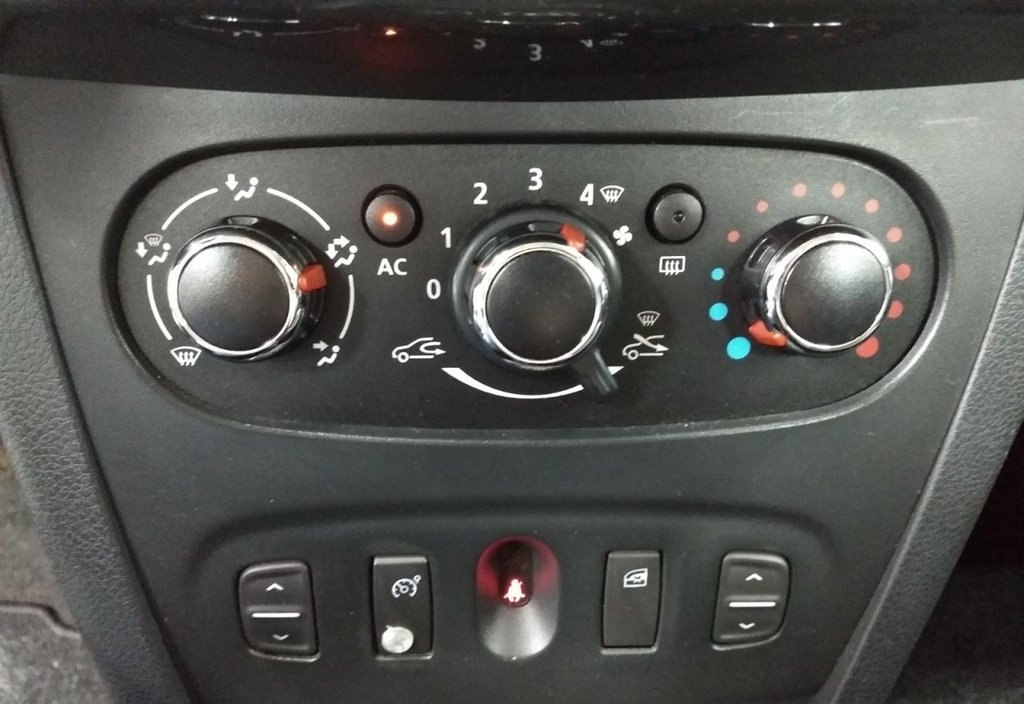 Dacia Sandero 2014 11