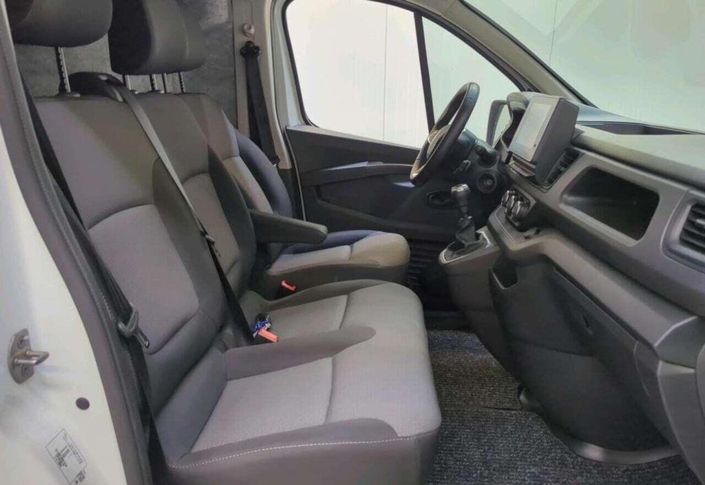 Renault Trafic 2024 7