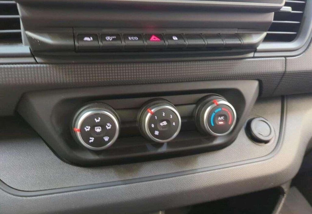 Renault Trafic 2024 9