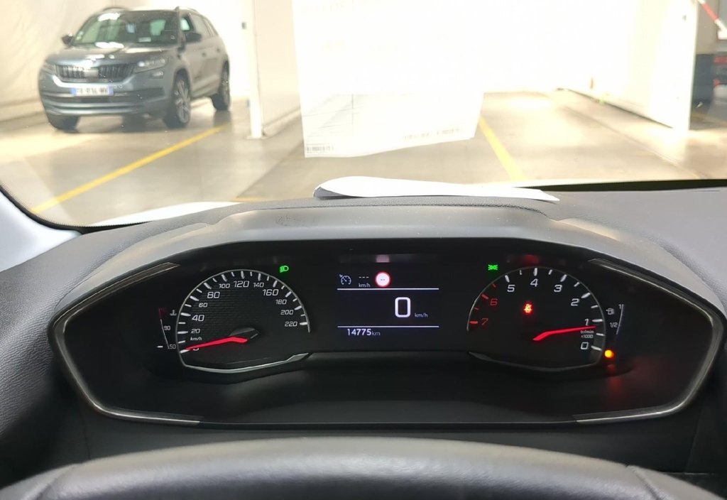 Peugeot 208 2023 6