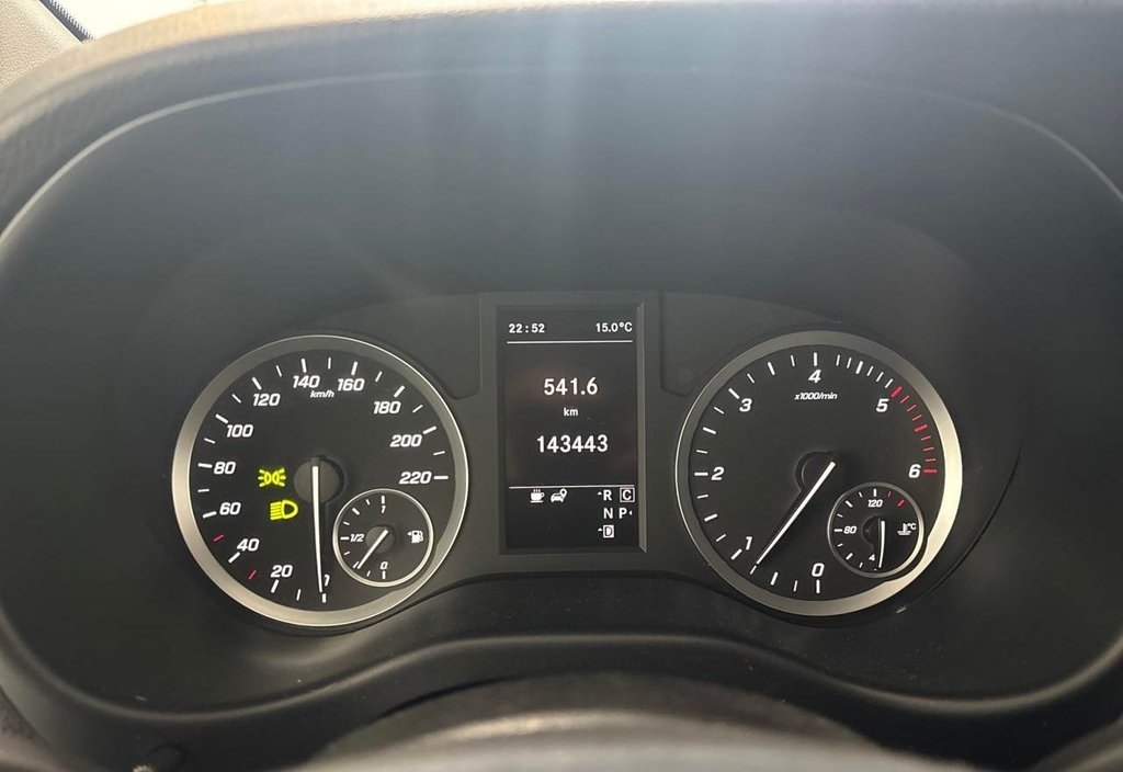 Mercedes-Benz Vito 2021 9