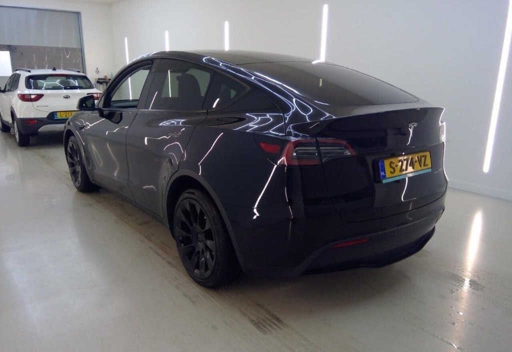 Tesla Model Y 2023 6