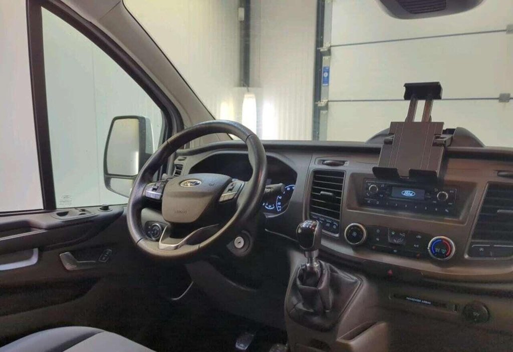 Ford Transit 2022 3