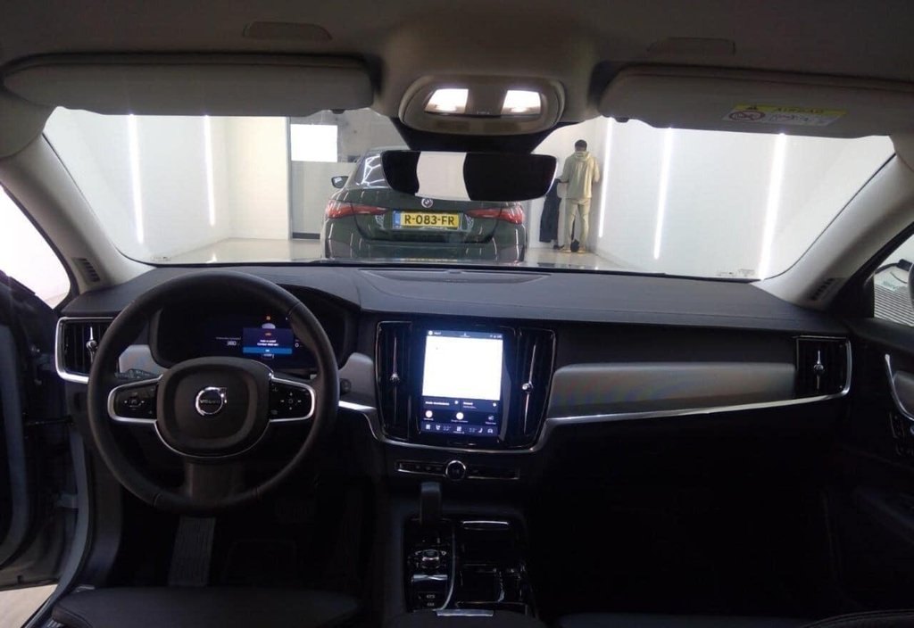 Volvo V90 2025 2