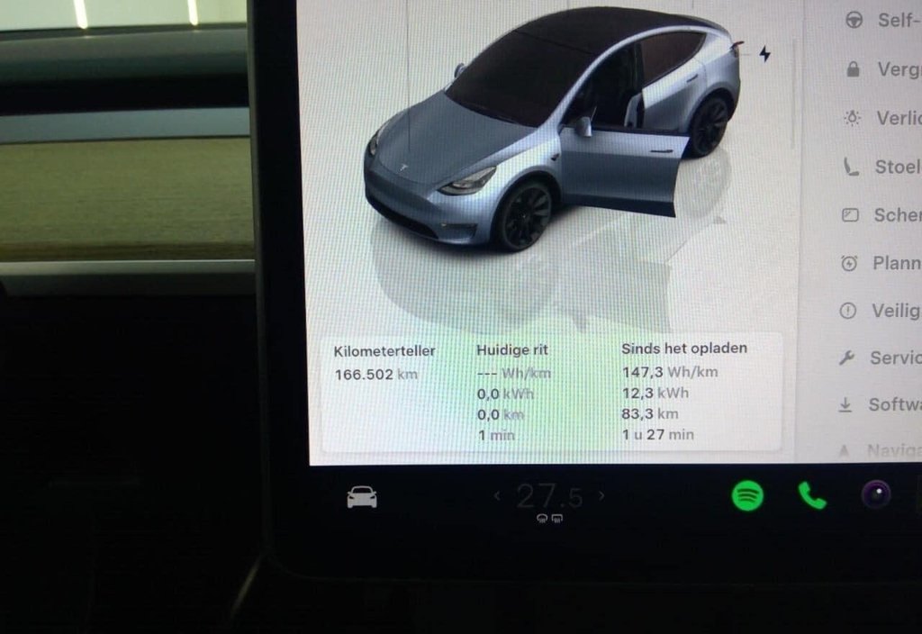 Tesla Model Y 2023 5
