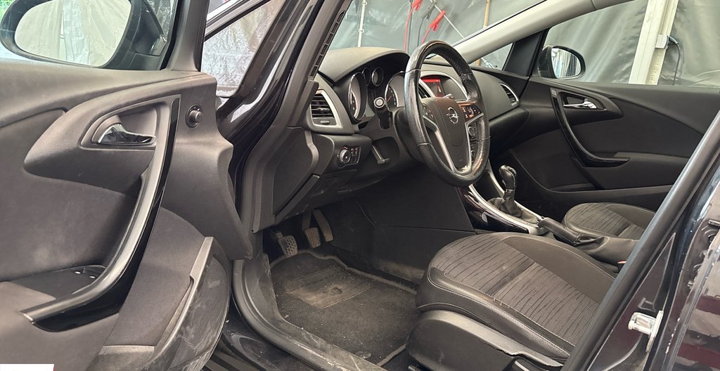 Opel Astra 2014 10