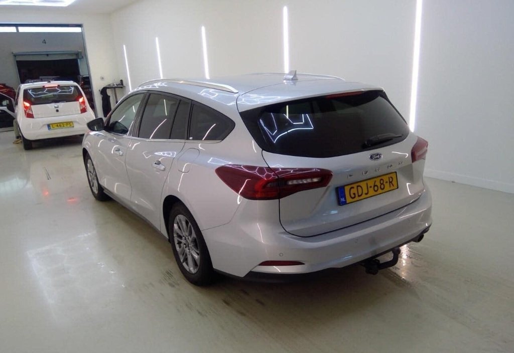 Ford Focus 2024 3