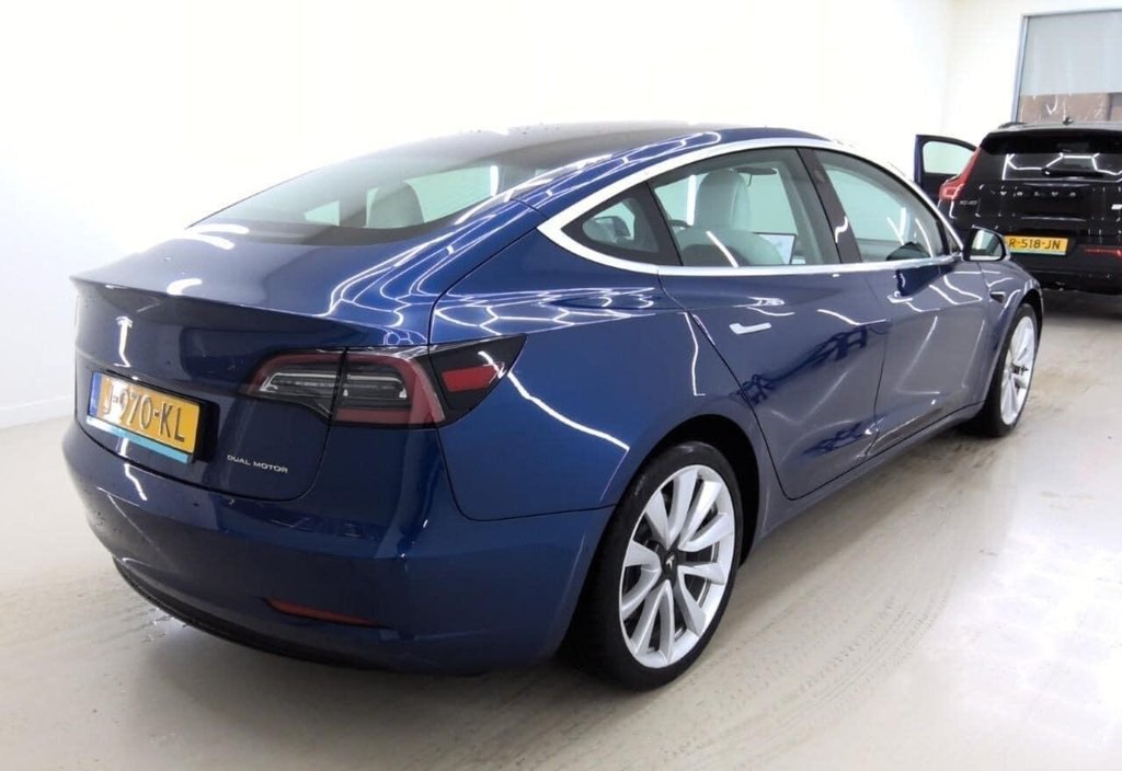 Tesla Model 3 2020 4