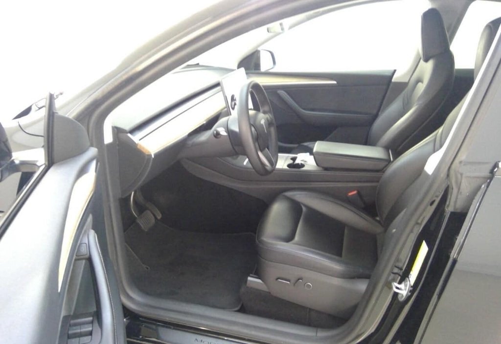 Tesla Model Y 2023 7