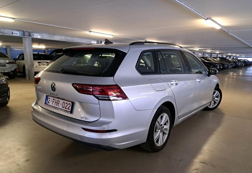 Volkswagen Golf 2024 5