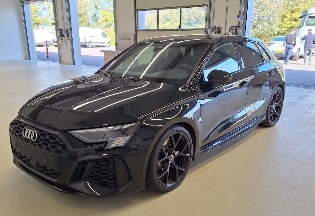 Audi RS3 2022 4