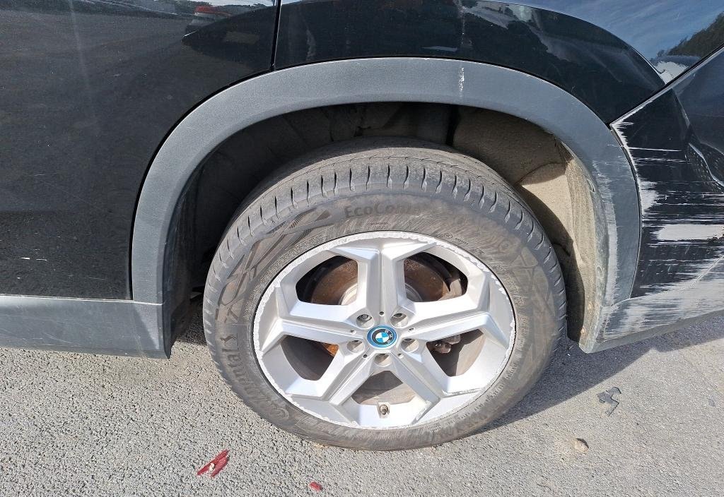 BMW iX1 2024 8