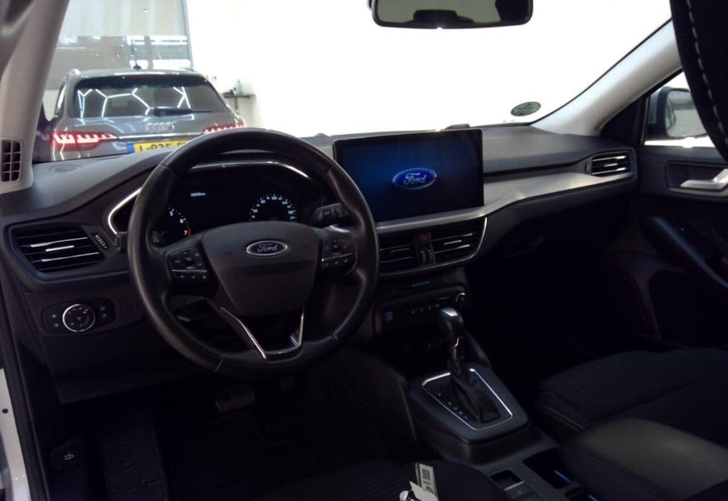 Ford Focus 2024 8