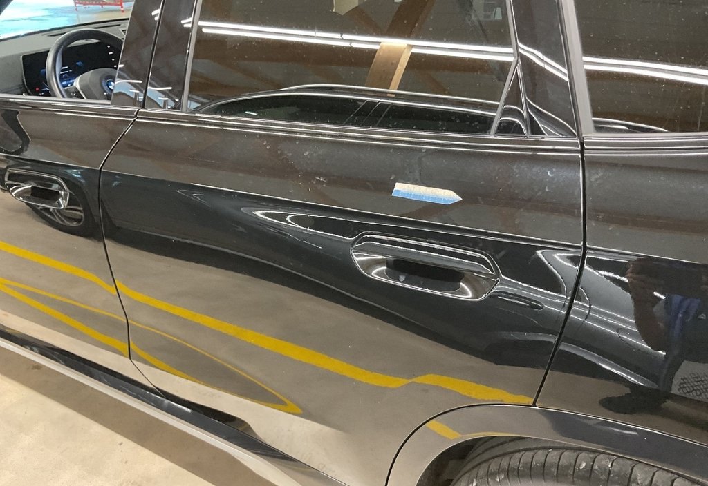 BMW iX1 2023 8
