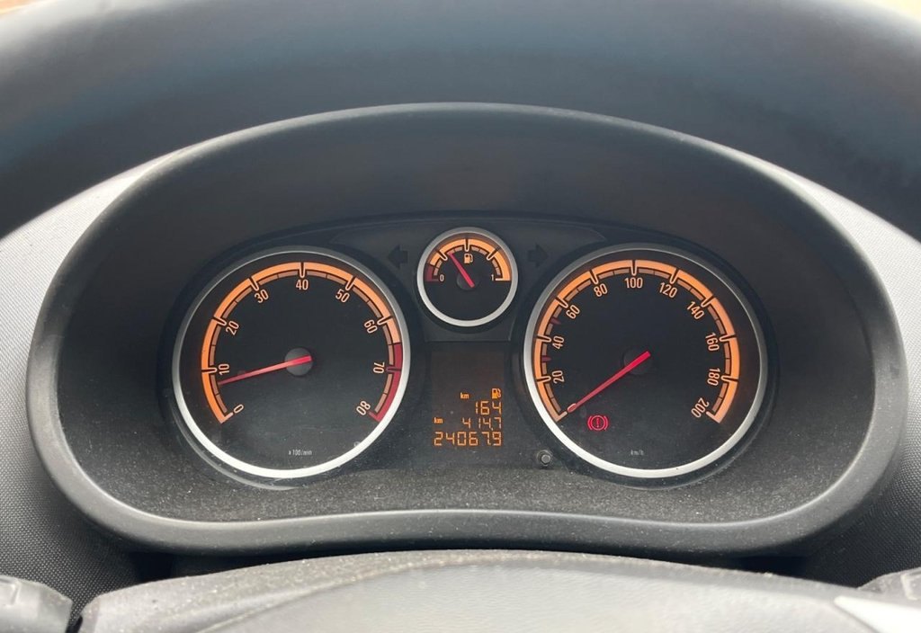 Opel Corsa 2010 7