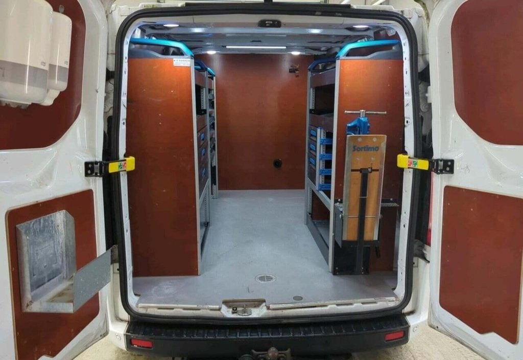 Ford Transit 2022 10