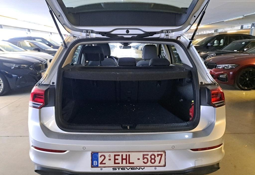 Volkswagen Golf 2023 6