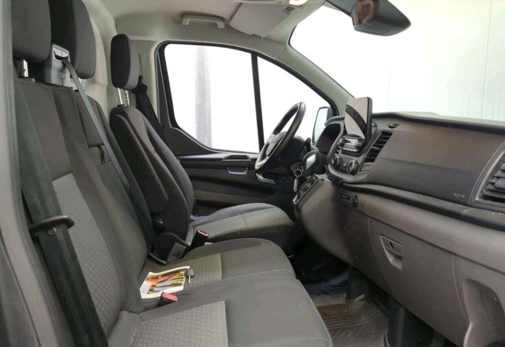 Ford Transit 2023 10