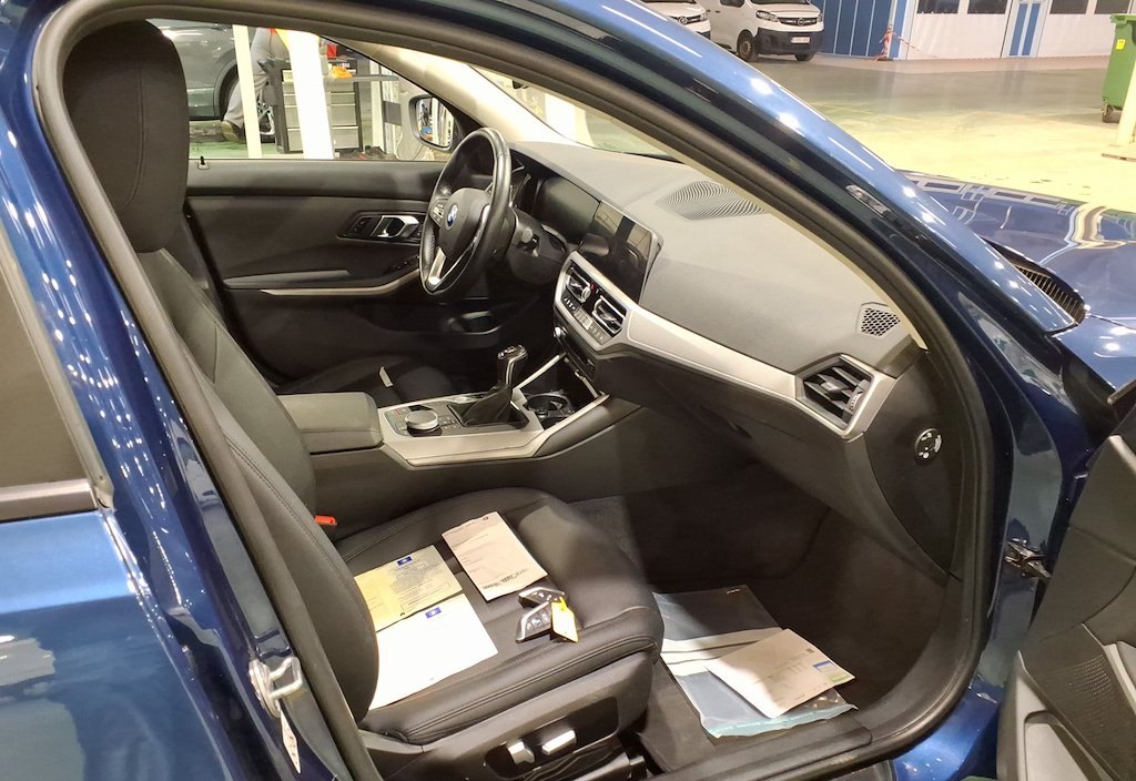 BMW 318d 2021 8