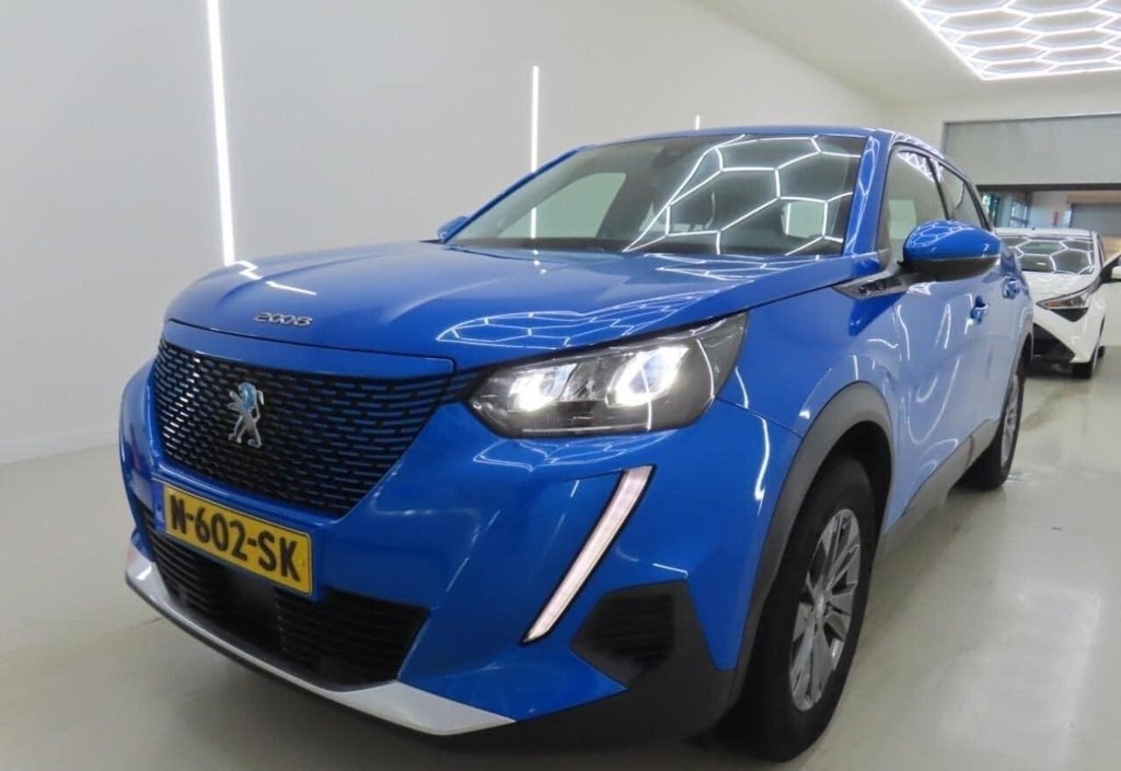 Peugeot E-2008