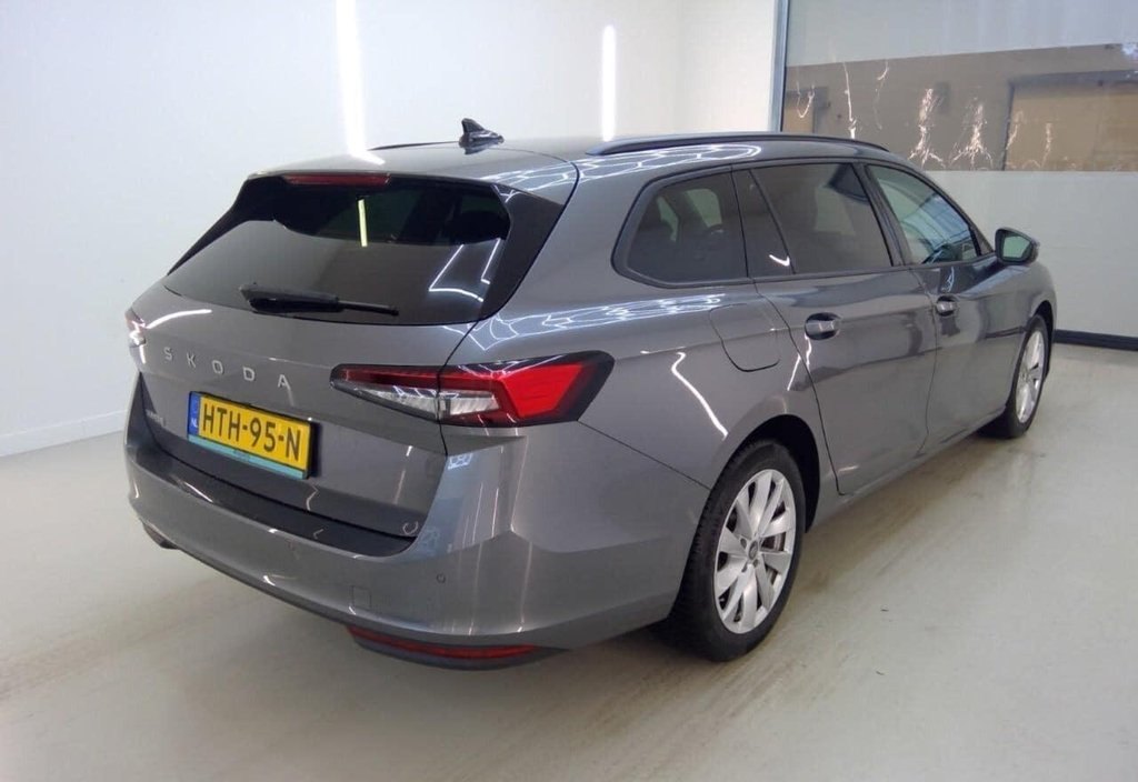 Skoda Superb 2025 9
