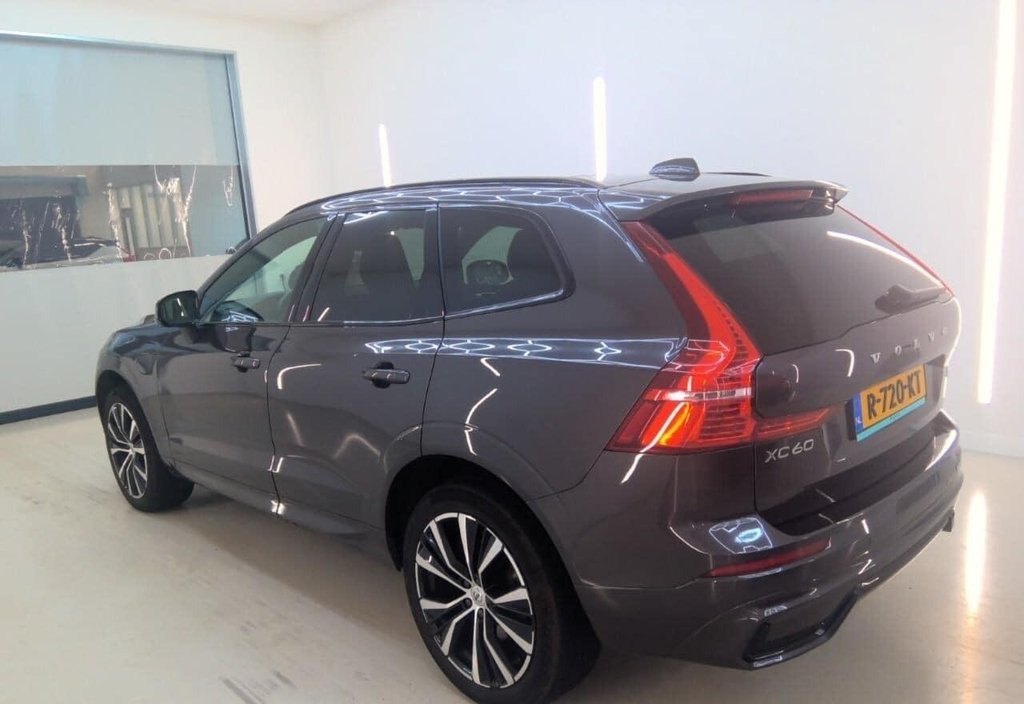 Volvo XC60 2022 5